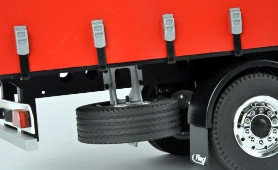 NÁVĚS 3-osý S PLACHTOU-FLIEGEL