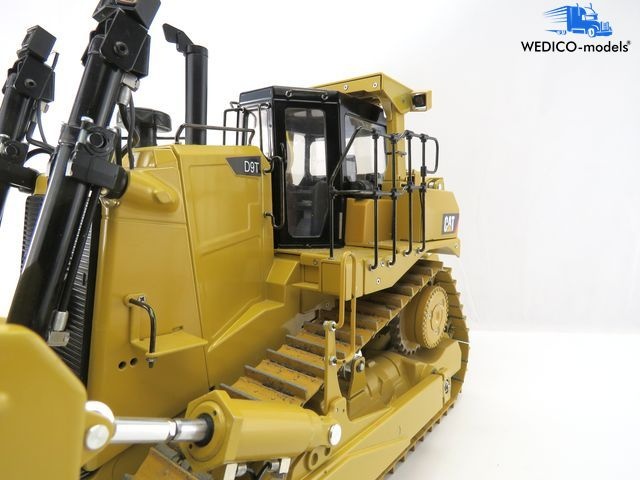 CAT D9T buldozer-bez rozrývače