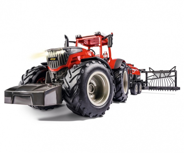 TRAKTOR s CISTERNOU s postřikem