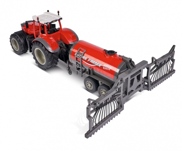 TRAKTOR s CISTERNOU s postřikem