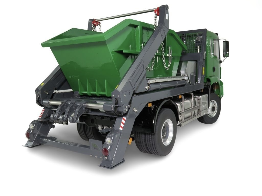 MAN 4X4 s kontejnerem LESU