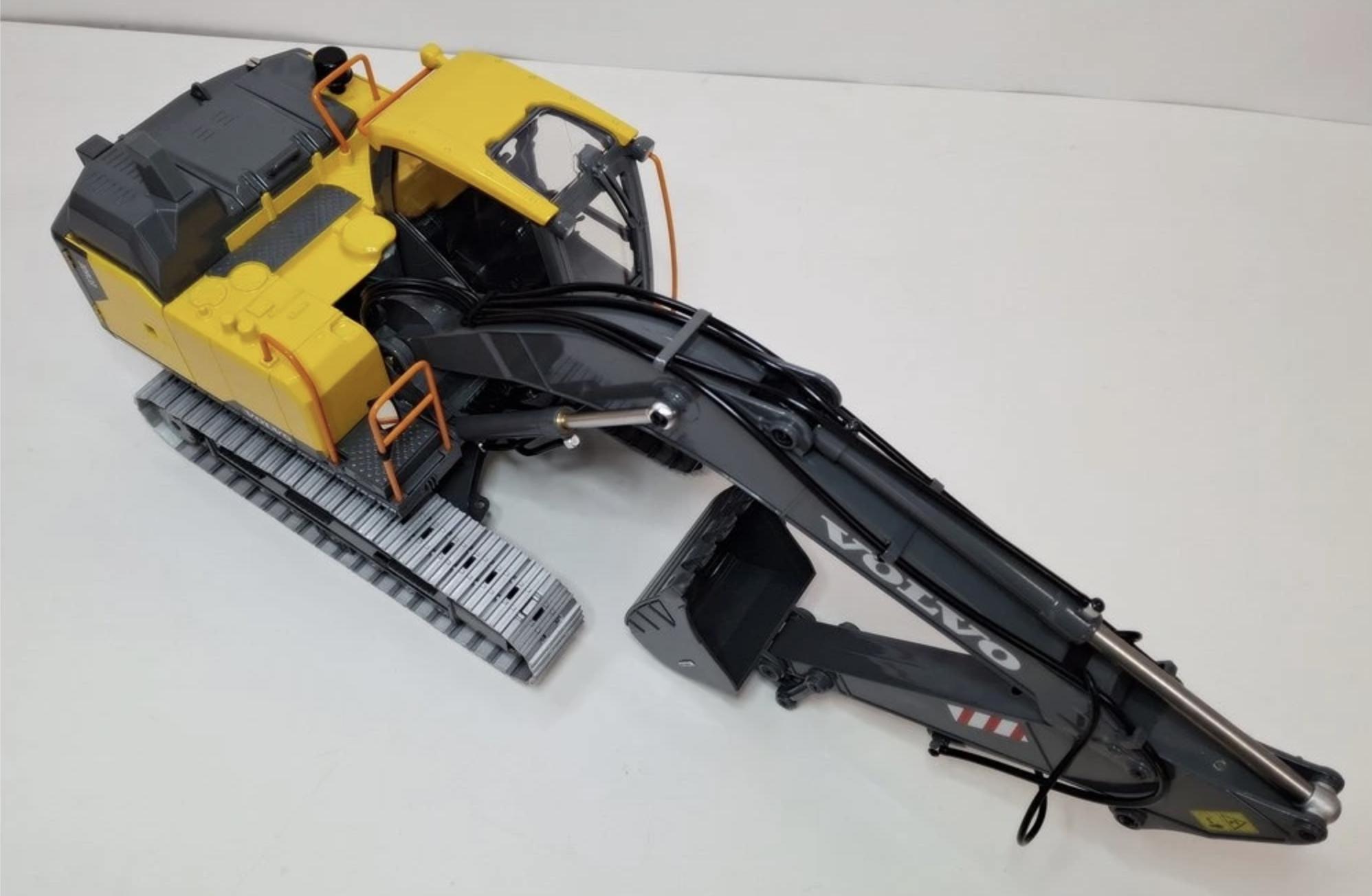 Bagr VOLVO 1/14 - elektro