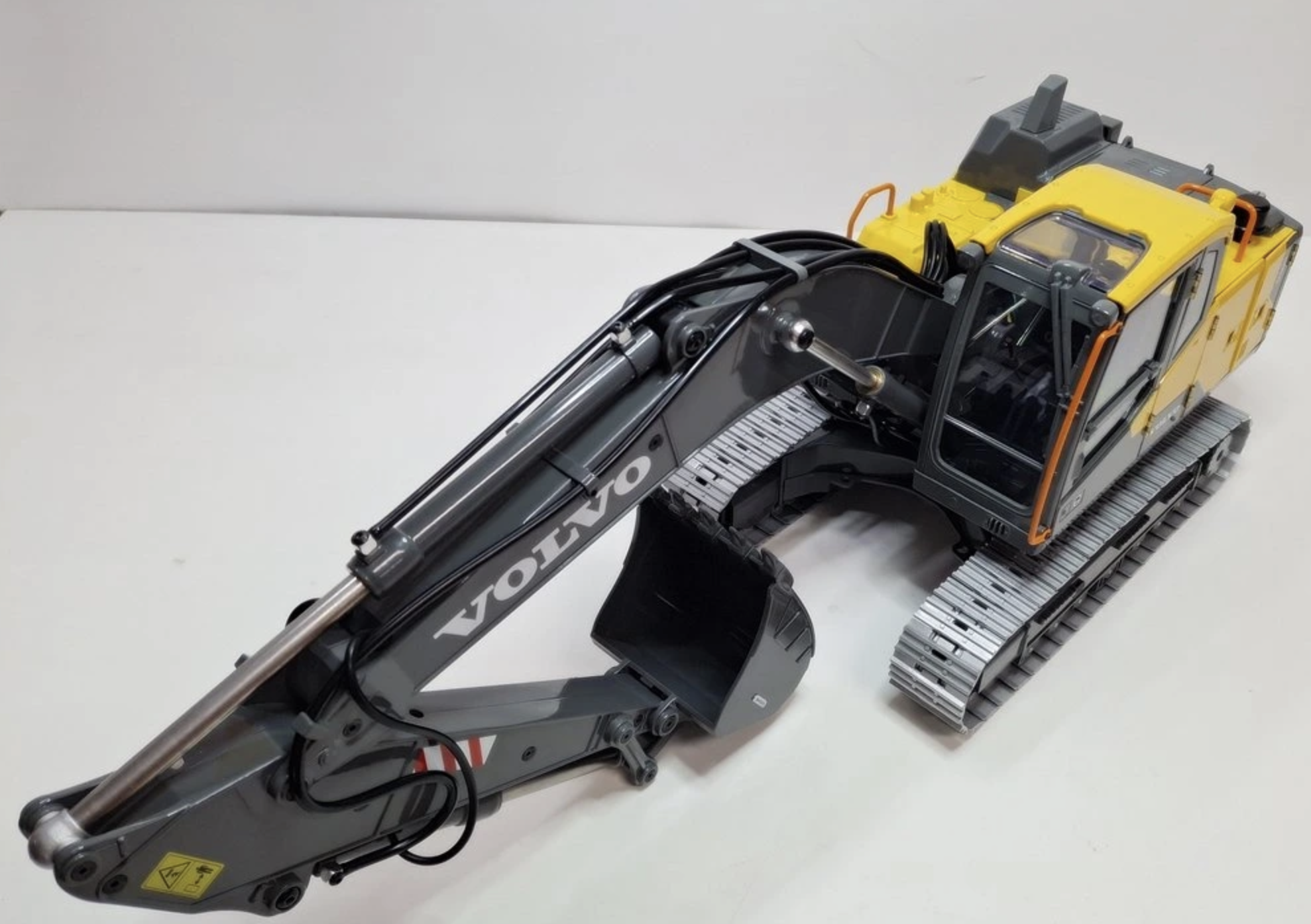 Bagr VOLVO 1/14 - elektro