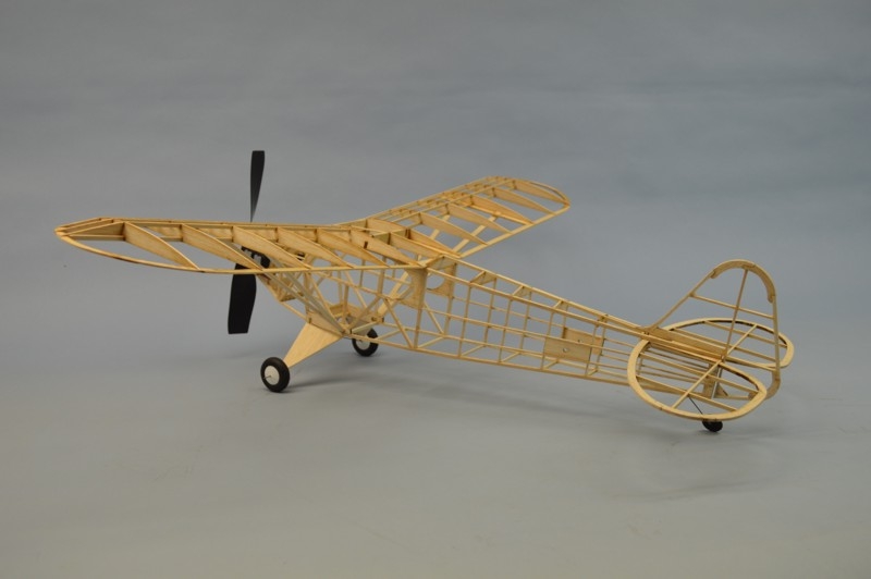 PIPER ClipWing CUB minimaketa letadla s gumovým pohonem rozp.762mm (4SK0338)