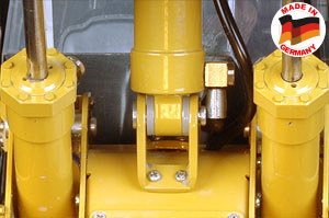 NAKLADAČ CAT 966 II