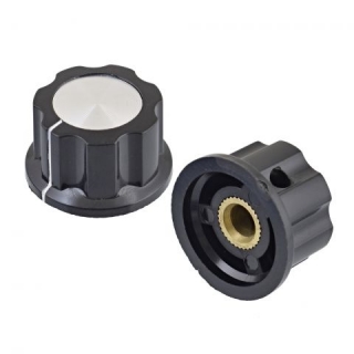 Knoflík plastový, průměr 27mm, osa 6mm, pojistný šroubek KN-A03 černý-stříbrný