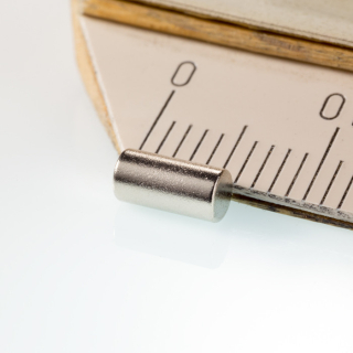 Magnety konstantní průměr 3 x 6 mm 2 kusy neodymové